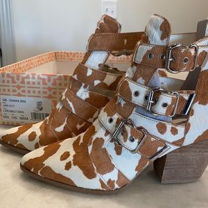 8.5 Gianni Bini Jam Out Ankle Boots Bootie